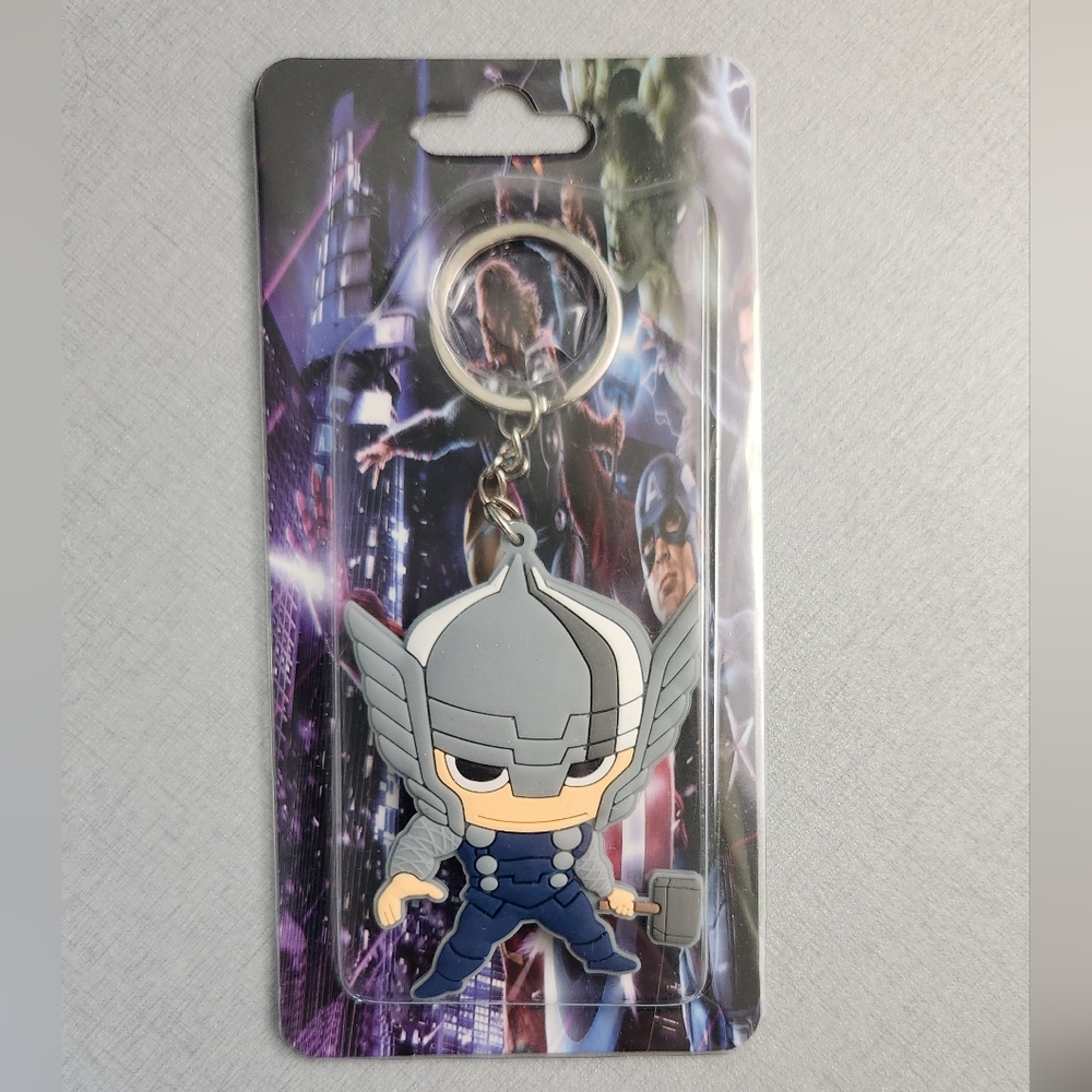Thor Marvel Superhero Keychain - Picture 5 of 5